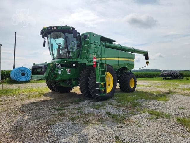 Image of John Deere S780 equipment image 1