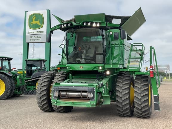 Image of John Deere S780 equipment image 1