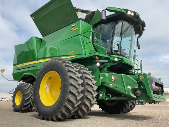 2024 John Deere S780 Equipment Image0