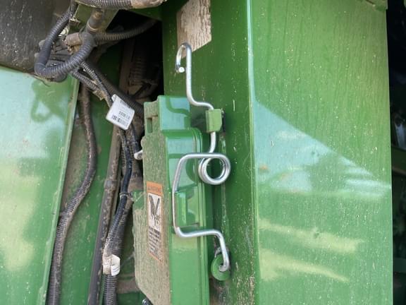 Image of John Deere S780 equipment image 4