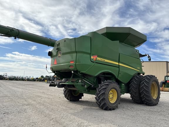 Image of John Deere S780 equipment image 4