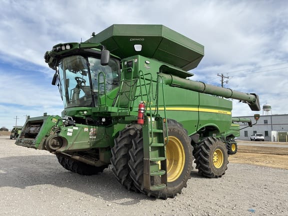 2024 John Deere S780 Equipment Image0