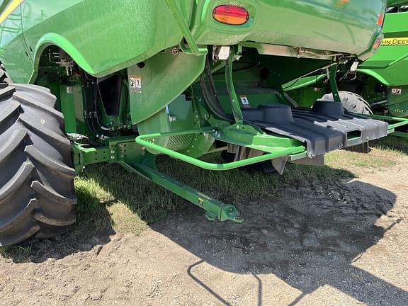 Image of John Deere S780 equipment image 2