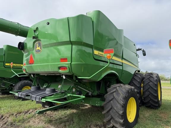 Image of John Deere S780 equipment image 2