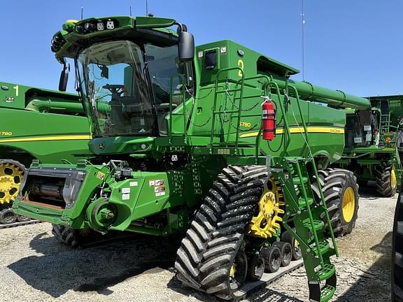 Image of John Deere S780 equipment image 1