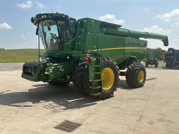 Image of John Deere S780 equipment image 1