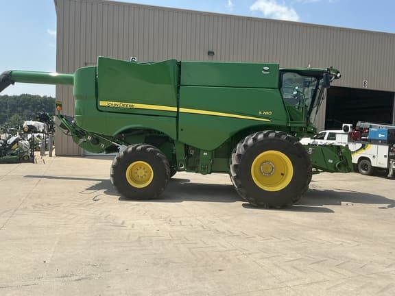 Image of John Deere S780 equipment image 2