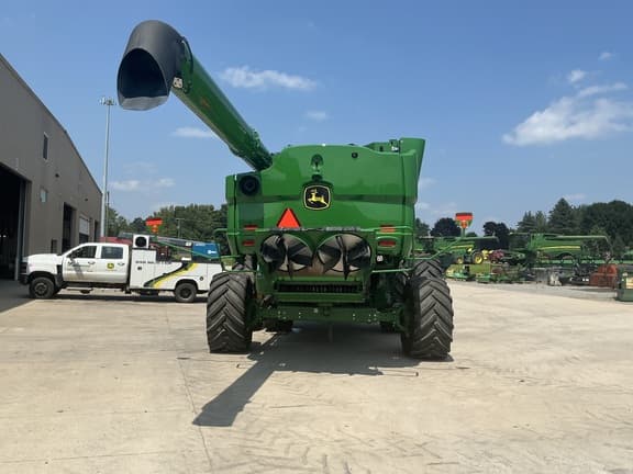 Image of John Deere S780 equipment image 4