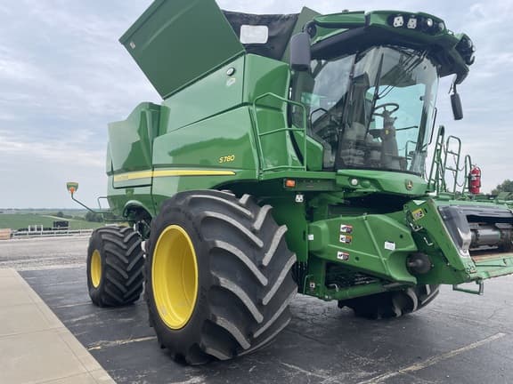 Image of John Deere S780 equipment image 1