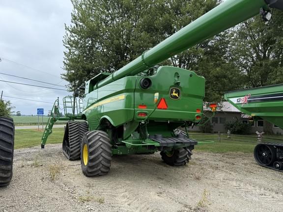 Image of John Deere S780 equipment image 1
