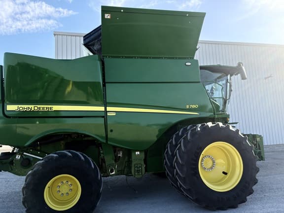 Image of John Deere S780 equipment image 3