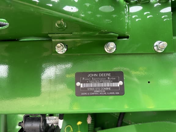 Image of John Deere S780 equipment image 1