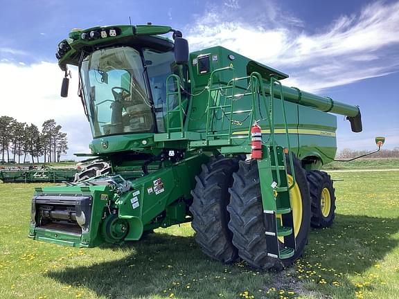 Image of John Deere S780 equipment image 2