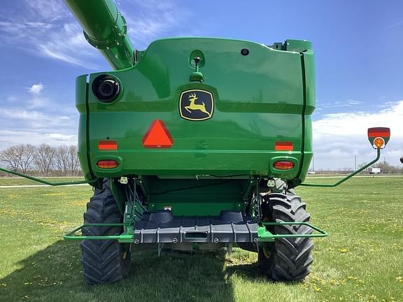 Image of John Deere S780 equipment image 4