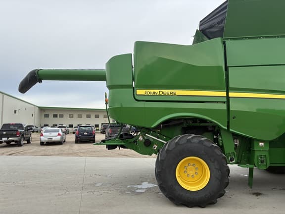 Image of John Deere S780 equipment image 4