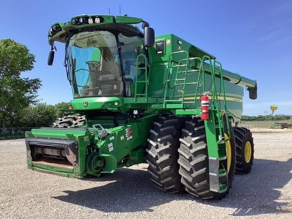 Image of John Deere S780 equipment image 2