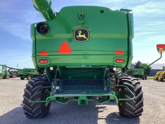 Image of John Deere S780 equipment image 4