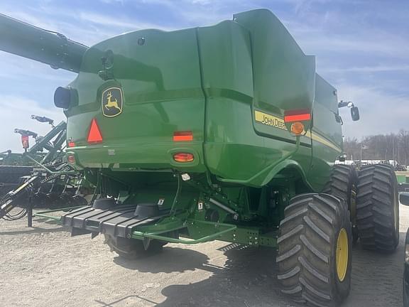 Image of John Deere S780 equipment image 2