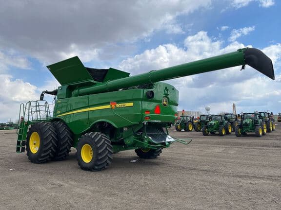 Image of John Deere S780 equipment image 2