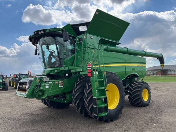 Image of John Deere S780 Primary image