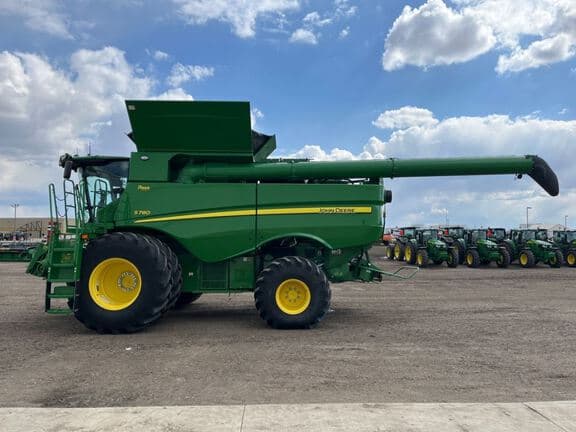 Image of John Deere S780 equipment image 1