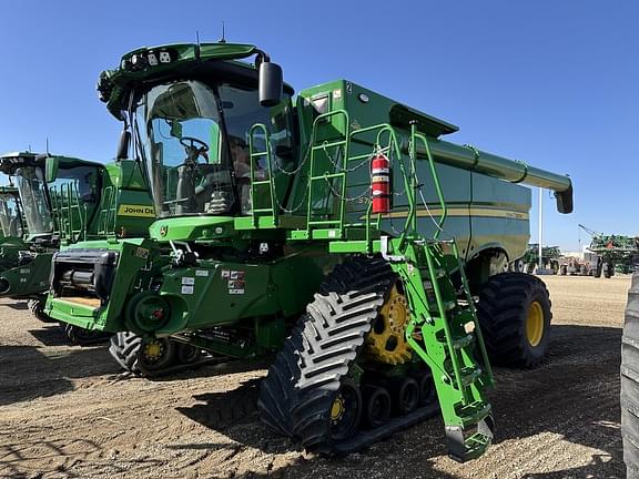 Image of John Deere S780 equipment image 2