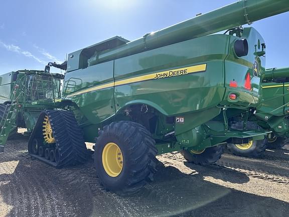Image of John Deere S780 equipment image 4