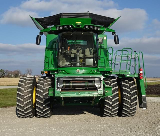 Image of John Deere S780 equipment image 1