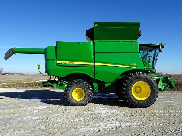 Image of John Deere S780 equipment image 3