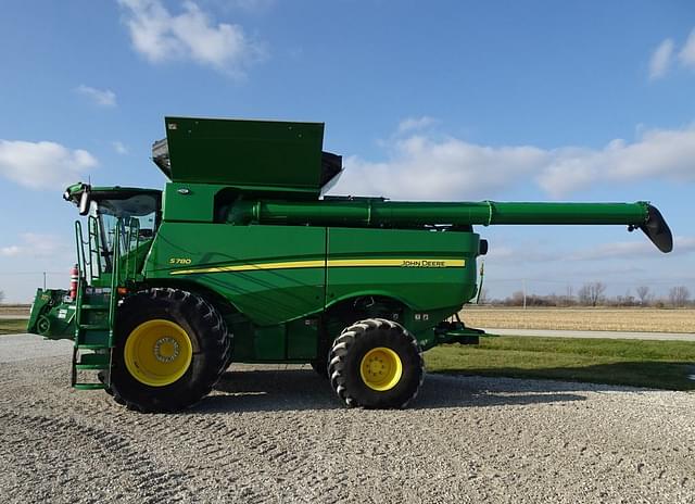 Image of John Deere S780 equipment image 2