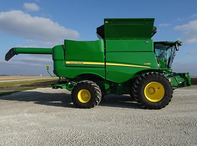 Image of John Deere S780 equipment image 4