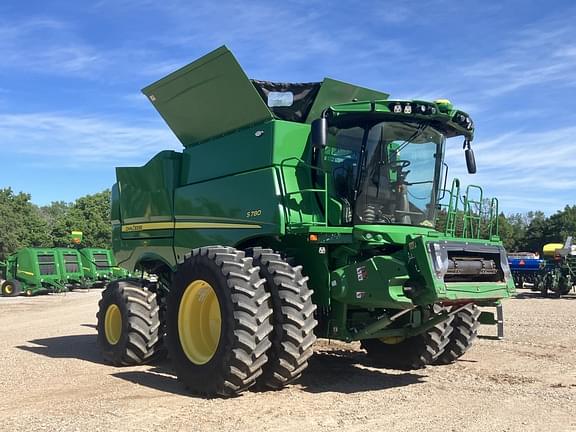 Image of John Deere S780 equipment image 2