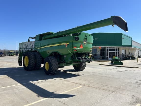 Image of John Deere S780 equipment image 4