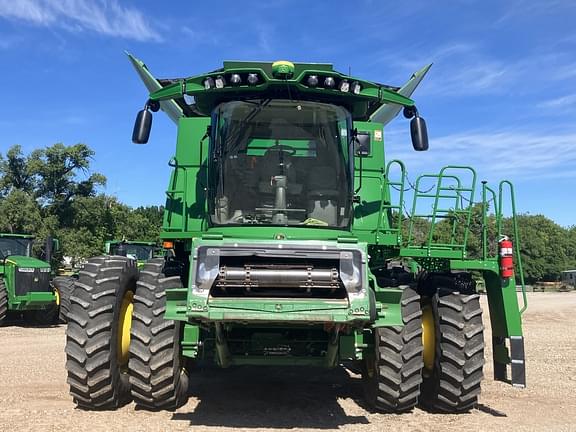 Image of John Deere S780 equipment image 1