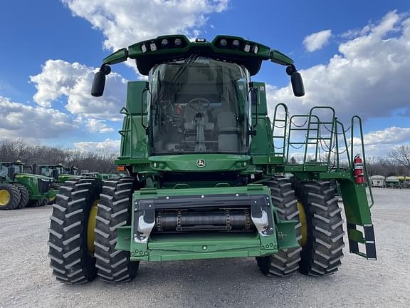 Image of John Deere S780 equipment image 1