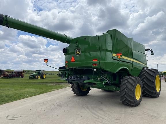 Image of John Deere S780 equipment image 4