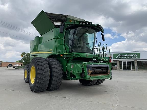 Image of John Deere S780 equipment image 1