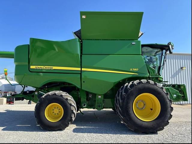 Image of John Deere S780 equipment image 1