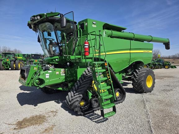 2024 John Deere S780 Equipment Image0