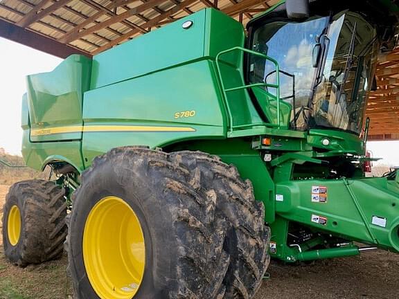 Image of John Deere S780 equipment image 2