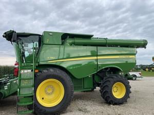 2024 John Deere S780 Image