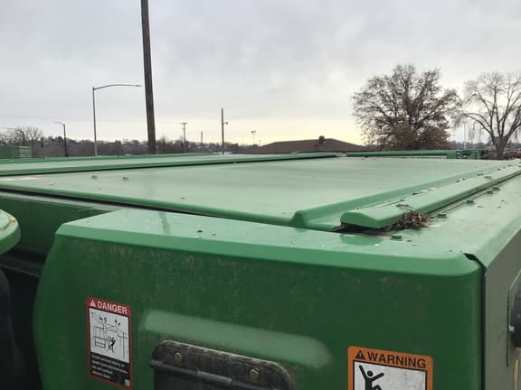 Image of John Deere S780 Image 1