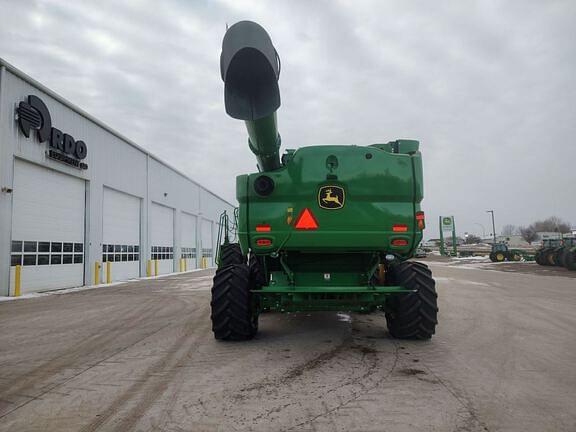 Image of John Deere S780 equipment image 4