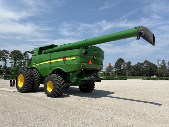 Image of John Deere S780 equipment image 2