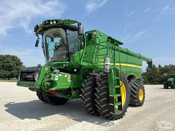 Image of John Deere S780 Primary image
