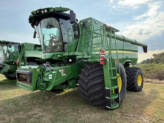Image of John Deere S780 equipment image 1