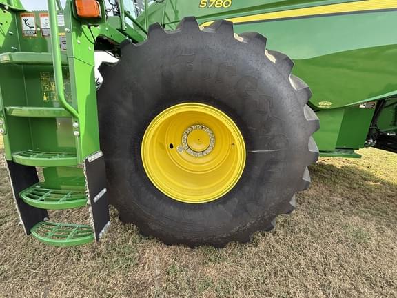 Image of John Deere S780 equipment image 2