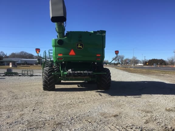 Image of John Deere S780 equipment image 4