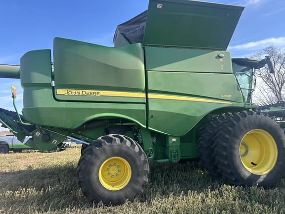 Image of John Deere S780 equipment image 2