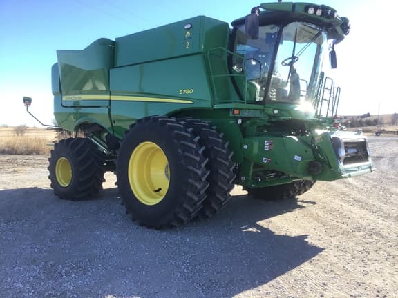 Image of John Deere S780 equipment image 1